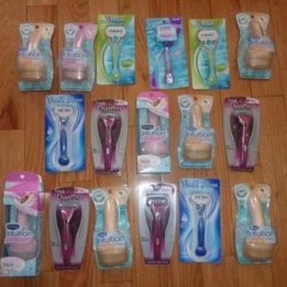 Ladies Gillette and Schick Razors  TAKE ALL FOR ONE LOT DEAL!! - Picture 1 of 6